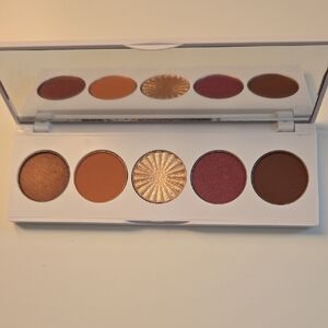 Gold and Brown Eyeshadow Palette for Stunning Eye Looks